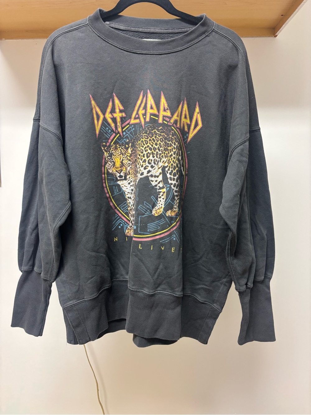 Soft Collection Abercrombie & Fitch Crewneck Def Leppard Sweatshirt - L